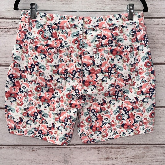 Gloria Vanderbilt Amanda Shorts | Size 10P Petite | Floral Print Summer Walking - Picture 7 of 7